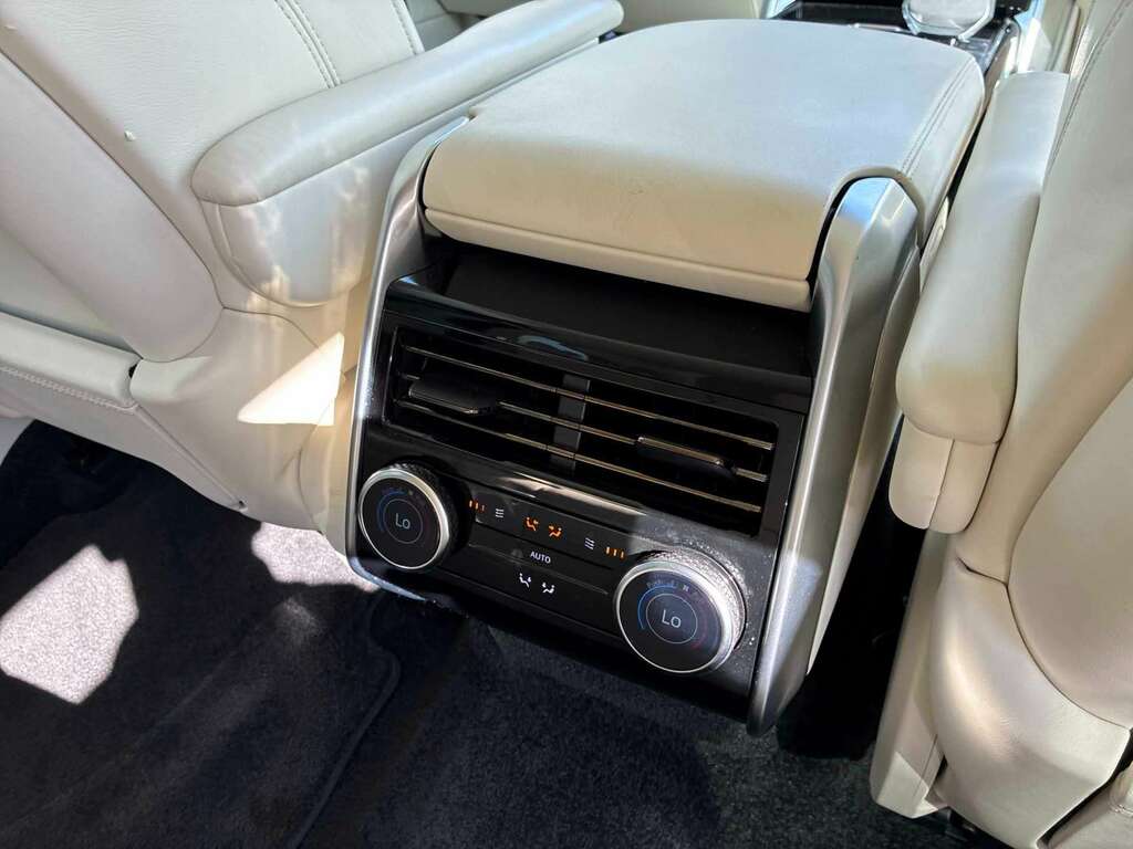 Land Rover Range Rover Black #18
