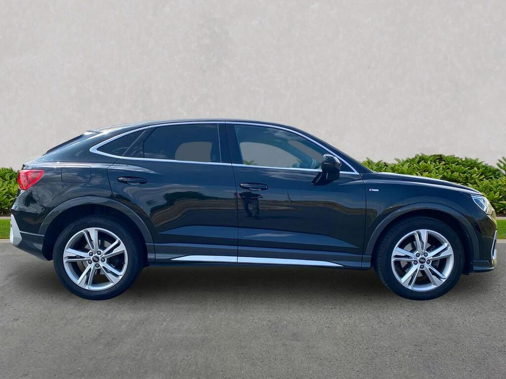 Audi Q3 1.5 Tfsi Cod 35 S Line Sportback S Tron NU74ZHN Black #3