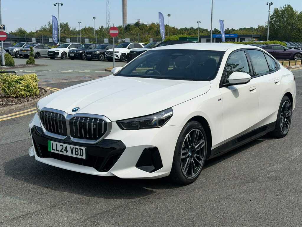 BMW i5 Estate Blue #7