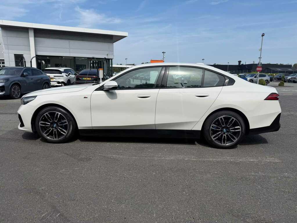 BMW i5 250Kw Edrive40 M Sport 84Kwh White #6