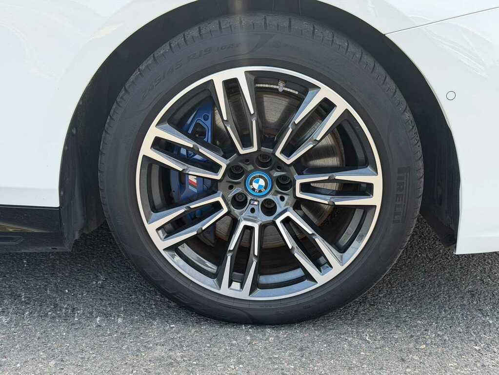 BMW i5 Estate Blue #11