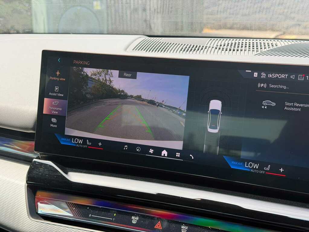 BMW i5 Estate Blue #24