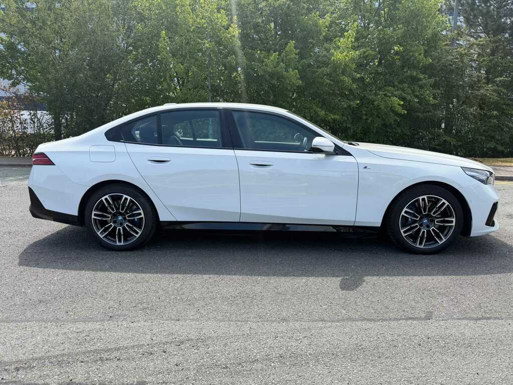 BMW i5 250Kw Edrive40 M Sport 84Kwh White #2