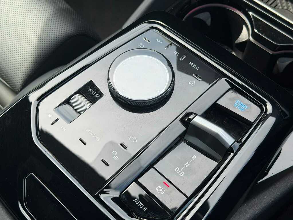BMW i5 Estate Blue #22