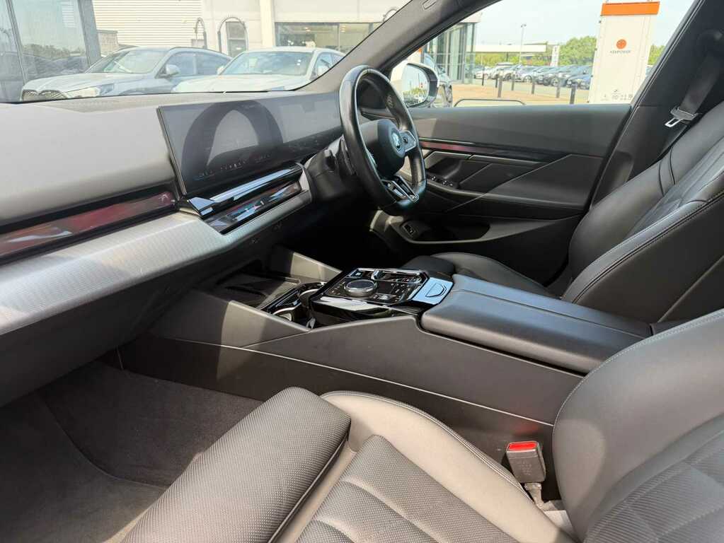 BMW i5 Estate Blue #19
