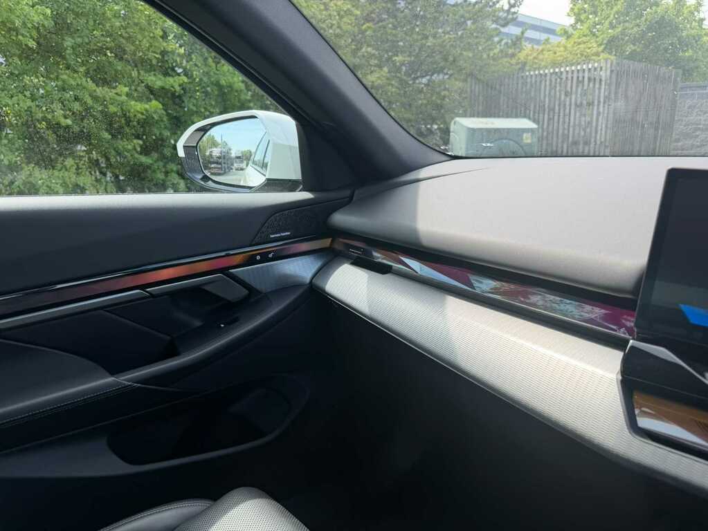 BMW i5 Estate Blue #23