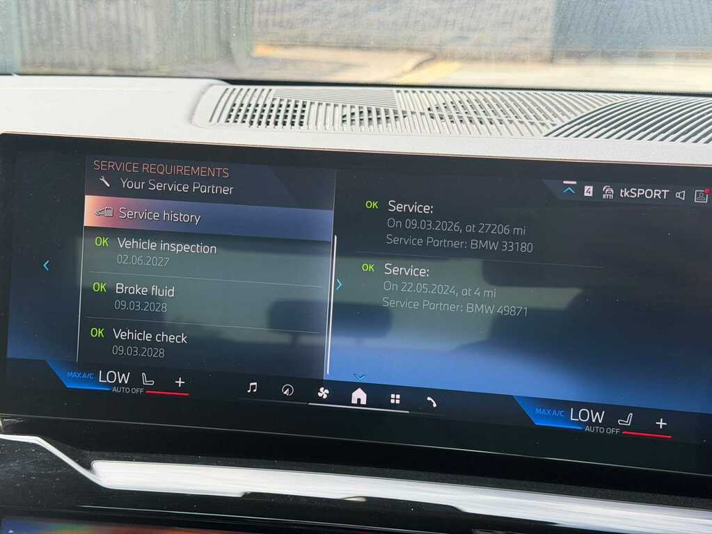 BMW i5 Estate Blue #28