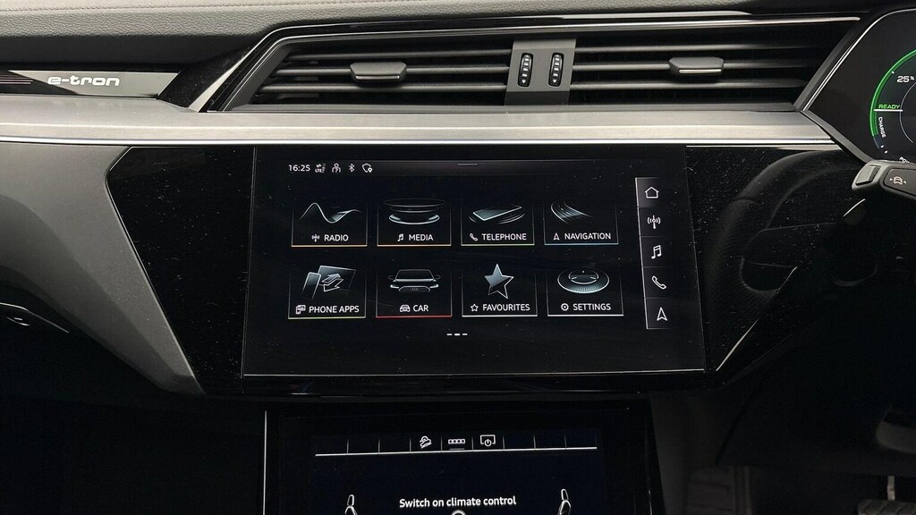 Audi E-tron 300Kw 55 Quattro 95Kwh Technik Blue #9
