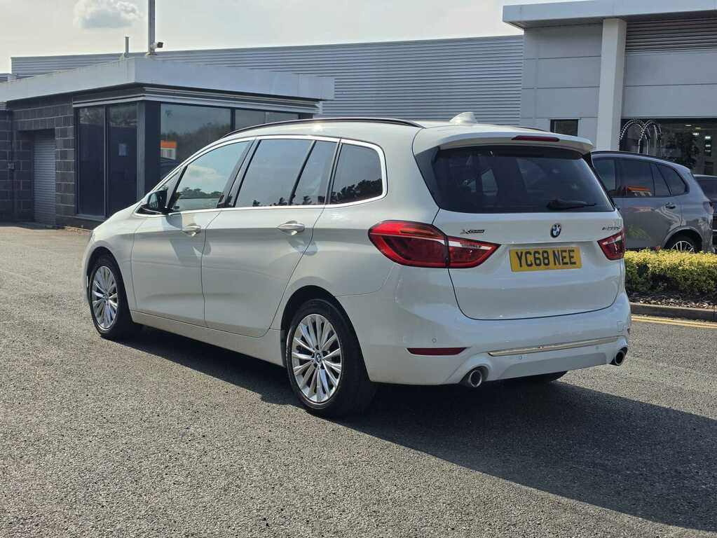 BMW 2 Series 220D Xdrive Luxury Step YC68NEE White #5