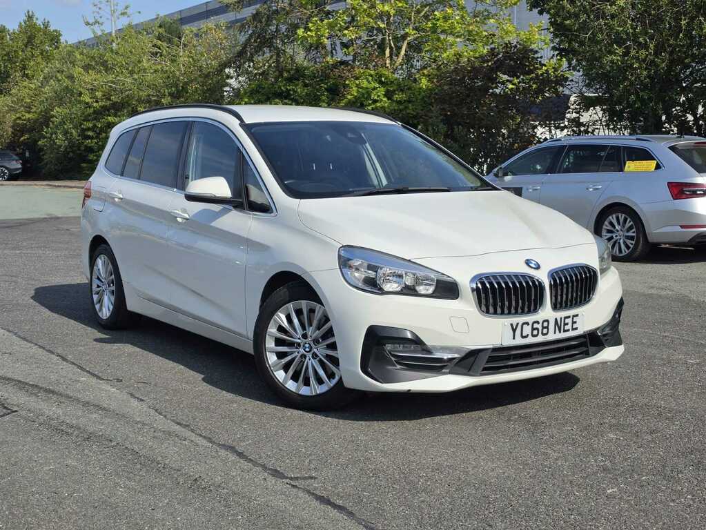 BMW 2 Series 220D Xdrive Luxury Step YC68NEE White