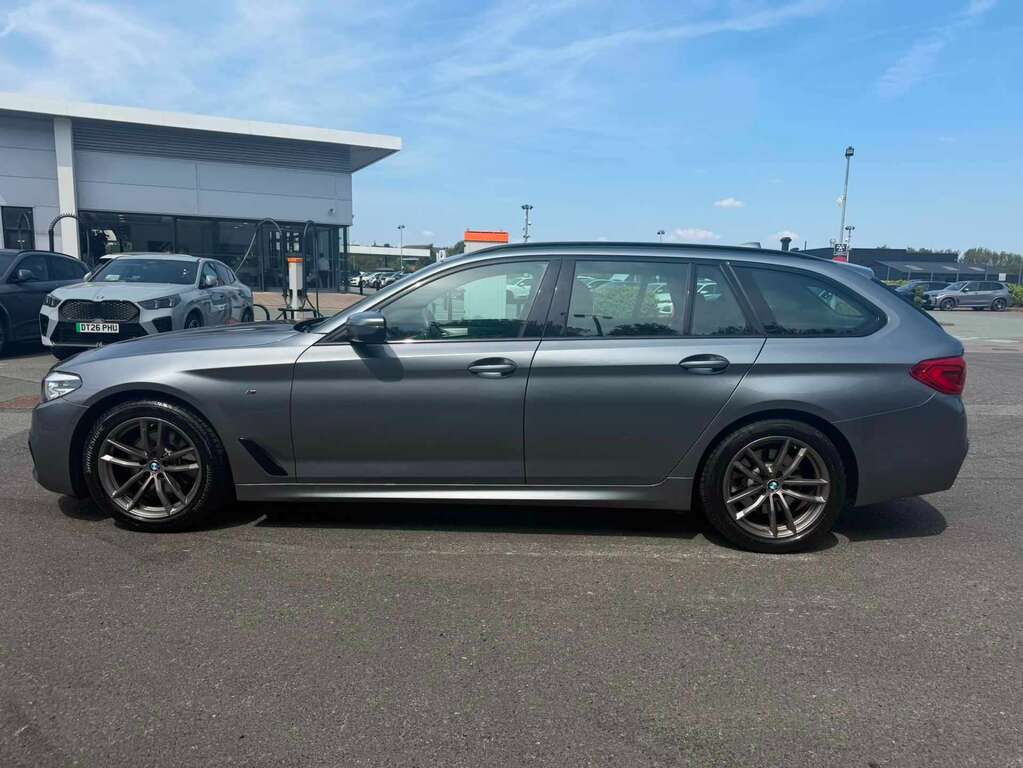 BMW 5 Series 2L Se Black #18