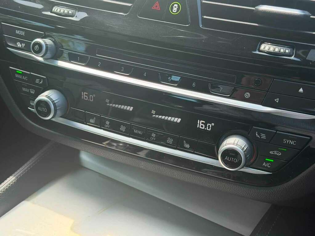 BMW 5 Series 2L Se Black #23