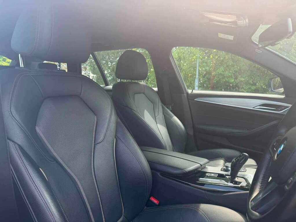 BMW 5 Series 2L Se Black #17