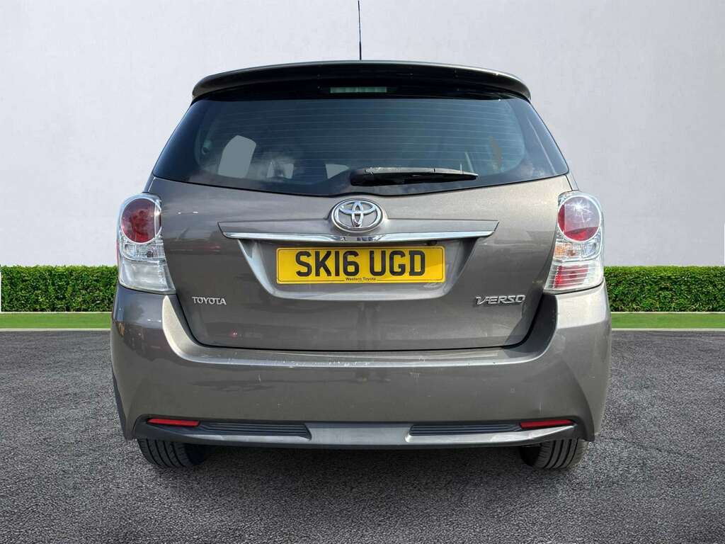 Toyota Verso 1.6 D-4d Design Brown #4