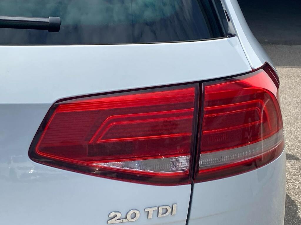 Volkswagen Passat 2017 67 Se Black #35