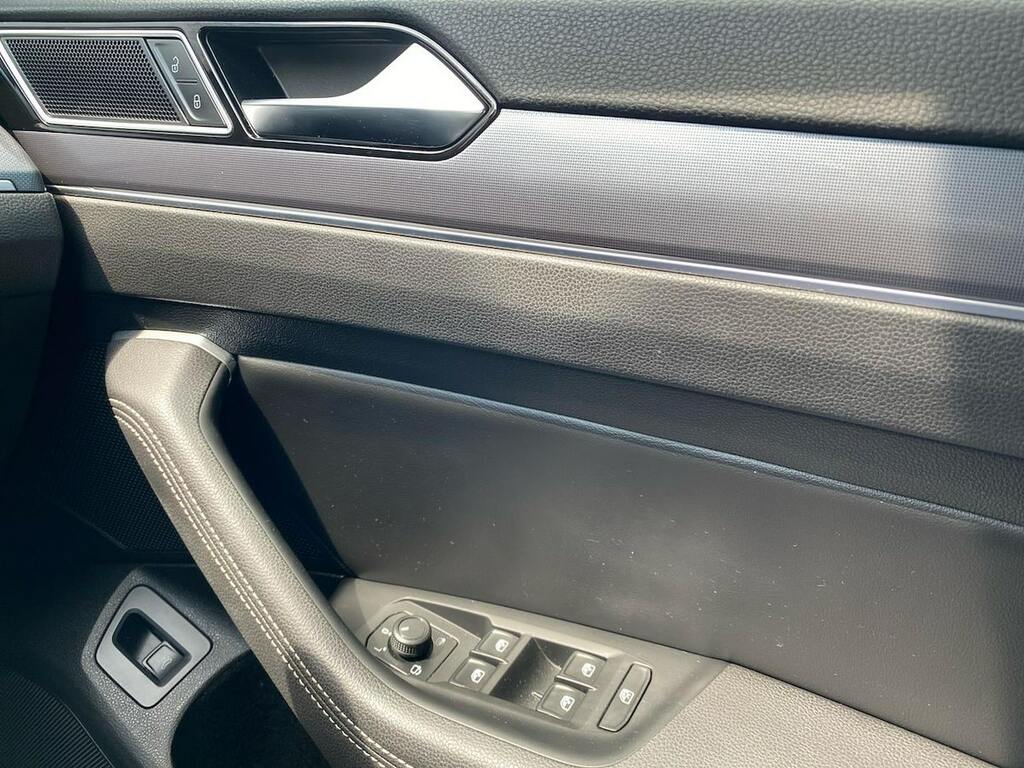 Volkswagen Passat 2017 67 Se Black #21