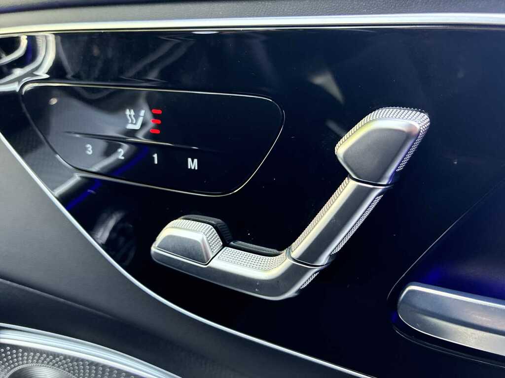 Mercedes-Benz C Class Saloon Black #29