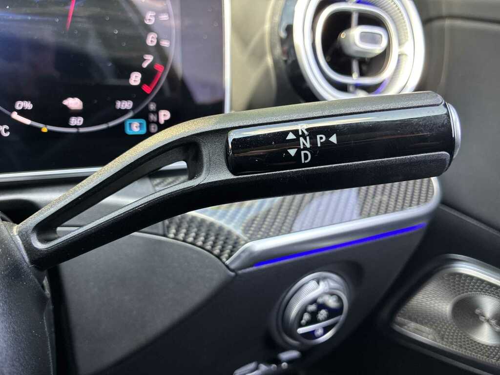 Mercedes-Benz C Class Saloon Black #28