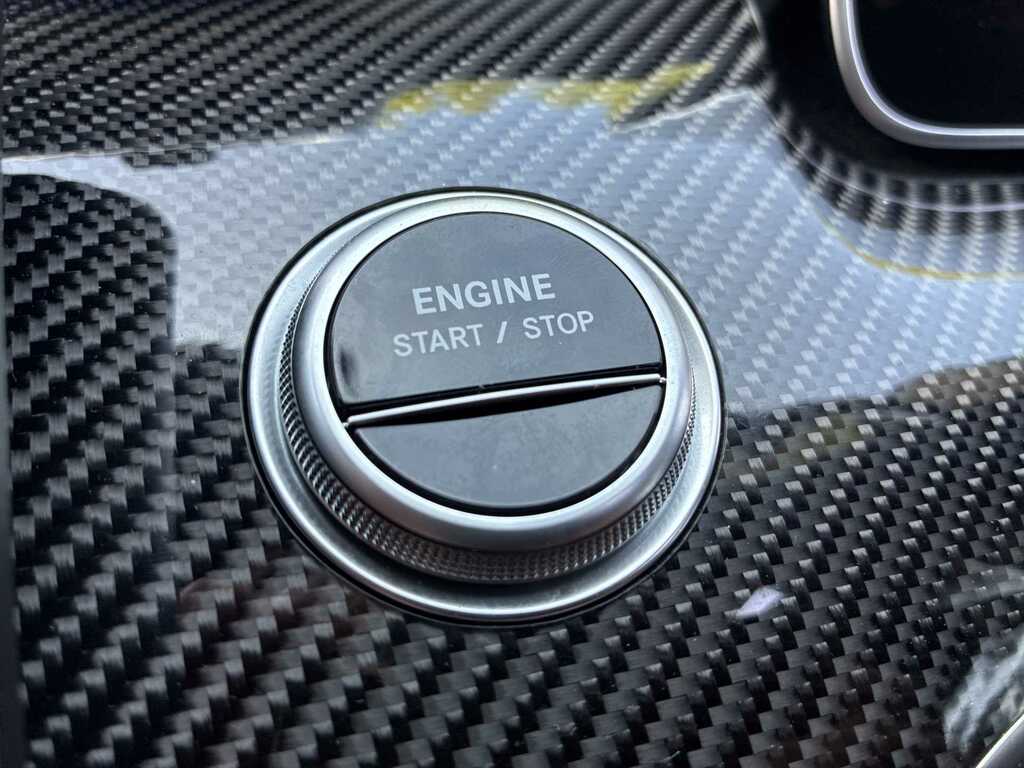 Mercedes-Benz C Class Saloon Black #46