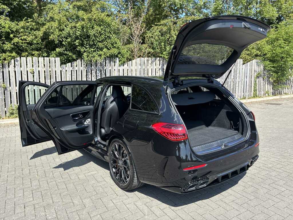 Mercedes-Benz C Class Saloon Black #38