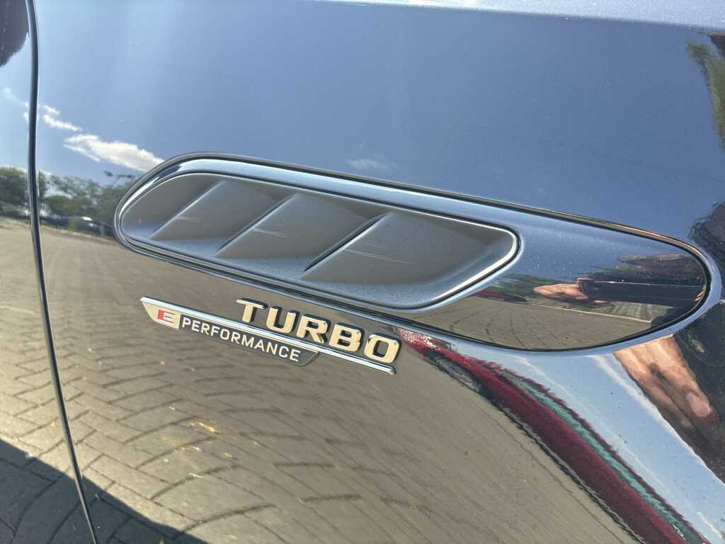 Mercedes-Benz C Class Saloon Black #53