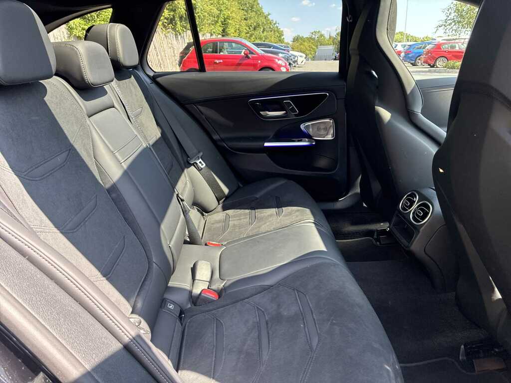 Mercedes-Benz C Class Saloon Black #16