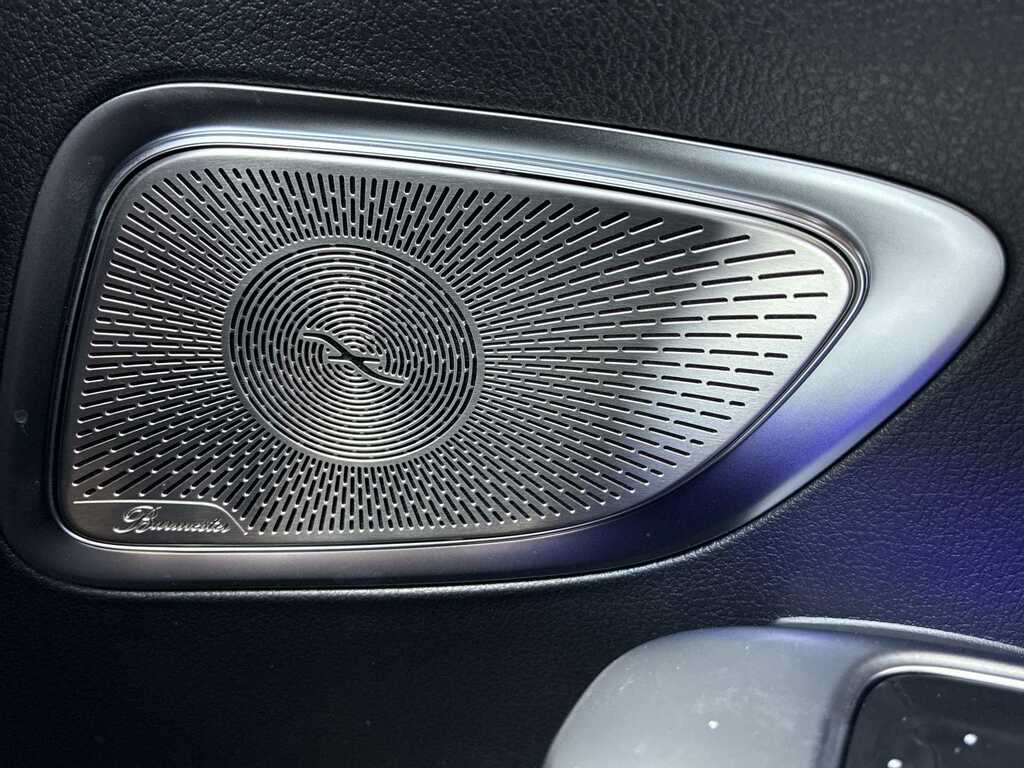 Mercedes-Benz C Class Saloon Black #30