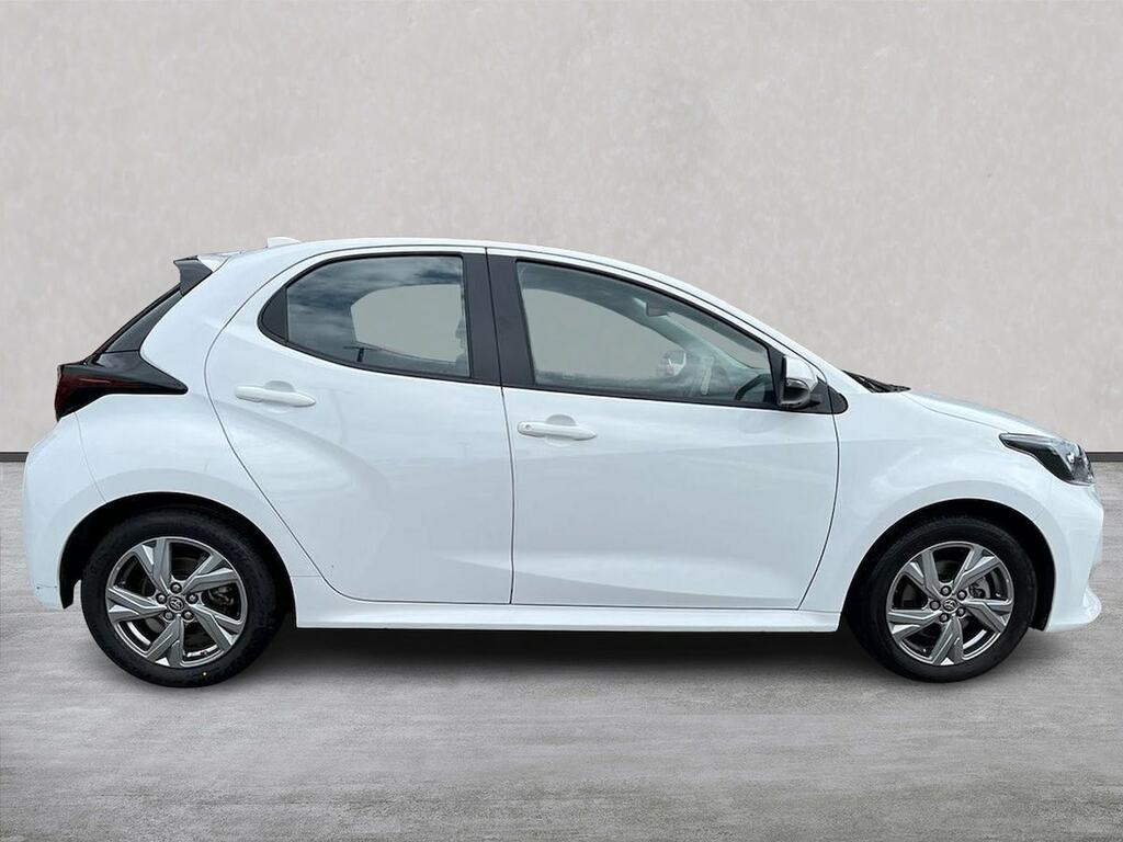 Toyota Yaris 1.5 Vvt-h Icon Hatchback Hybrid E-cvt E FMZ6617 White #3