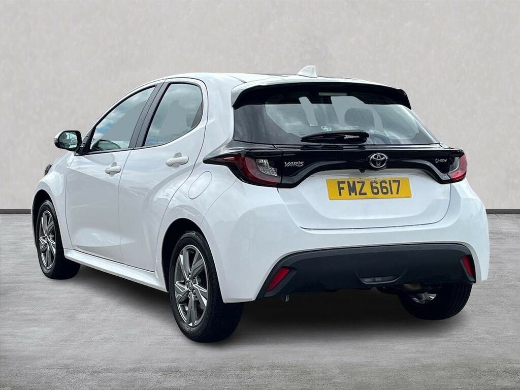 Toyota Yaris 1.5 Vvt-h Icon Hatchback Hybrid E-cvt E FMZ6617 White #2