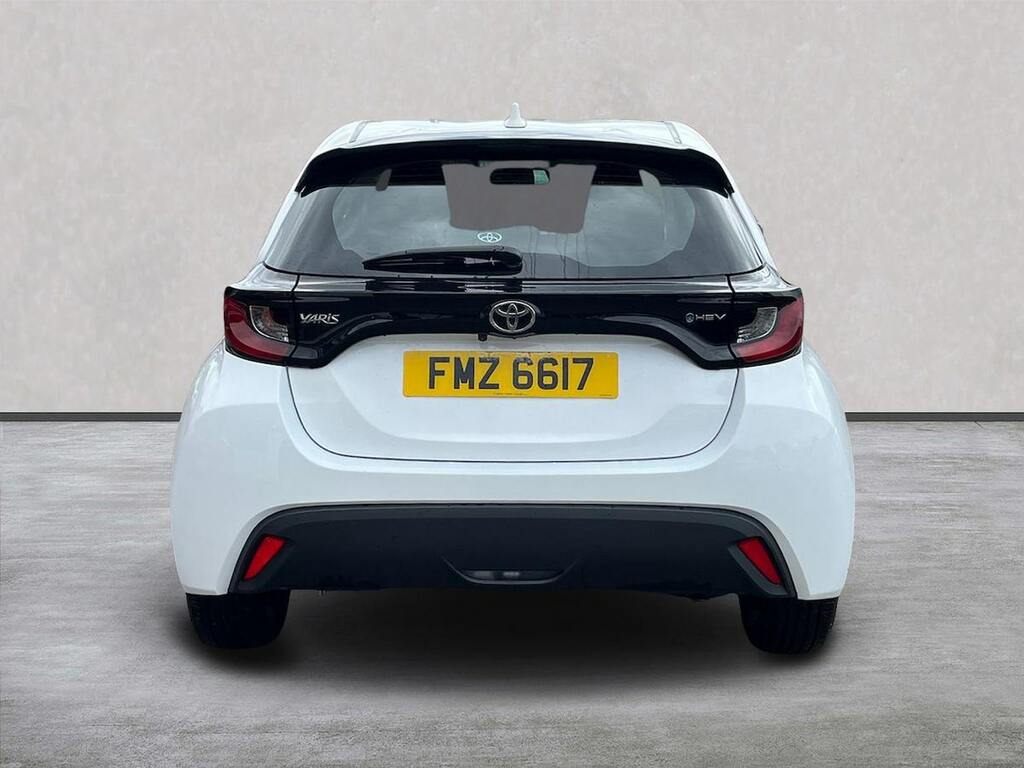 Toyota Yaris 1.5 Vvt-h Icon Hatchback Hybrid E-cvt E FMZ6617 White #4