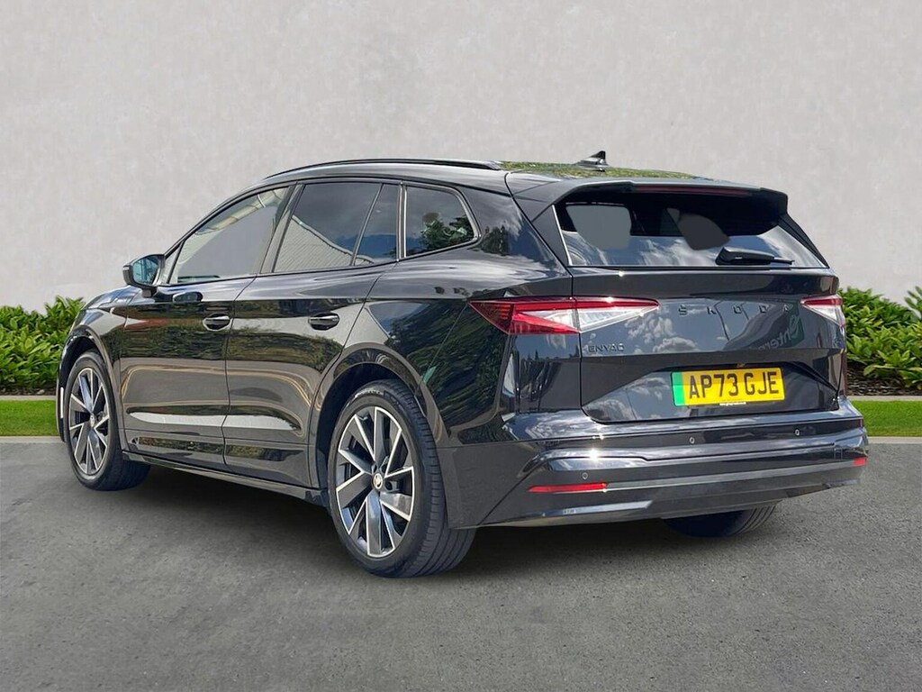 Skoda ENYAQ 210Kw 85 Sportline Plus 82Kwh Black #2