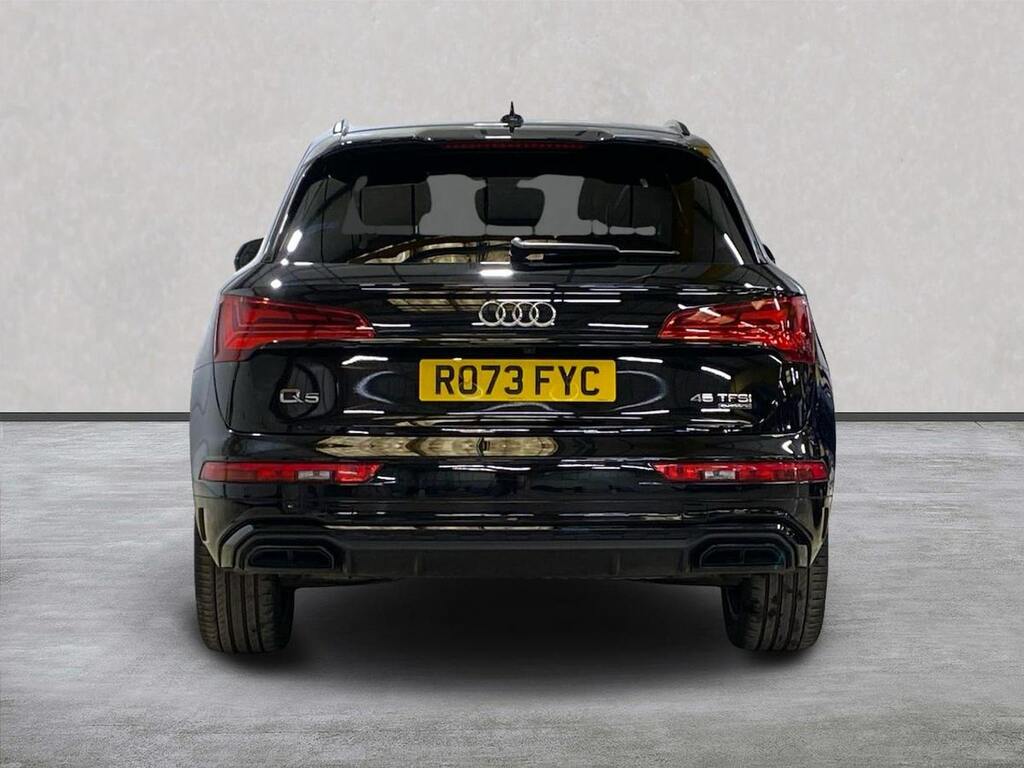 Audi Q5 2.0 Tfsi 45 Edition 1 Suv S Tronic Quat Black #4