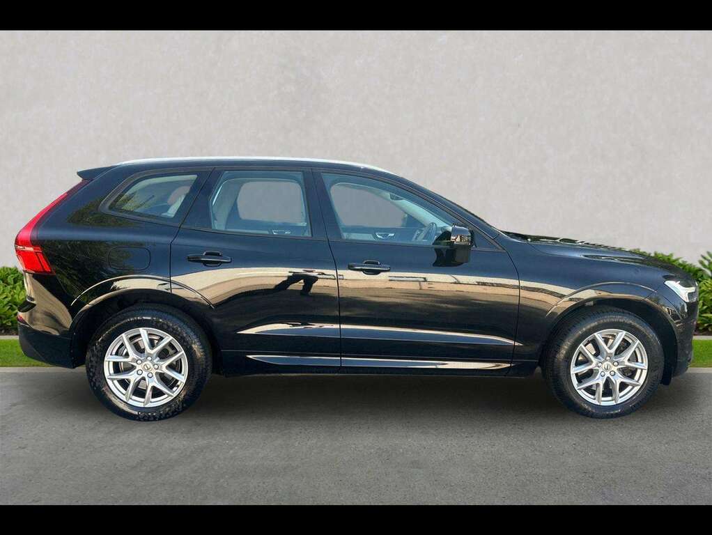 Volvo XC60 2.0 B5p 250 Momentum Awd Geartronic RO21LXN Black #3