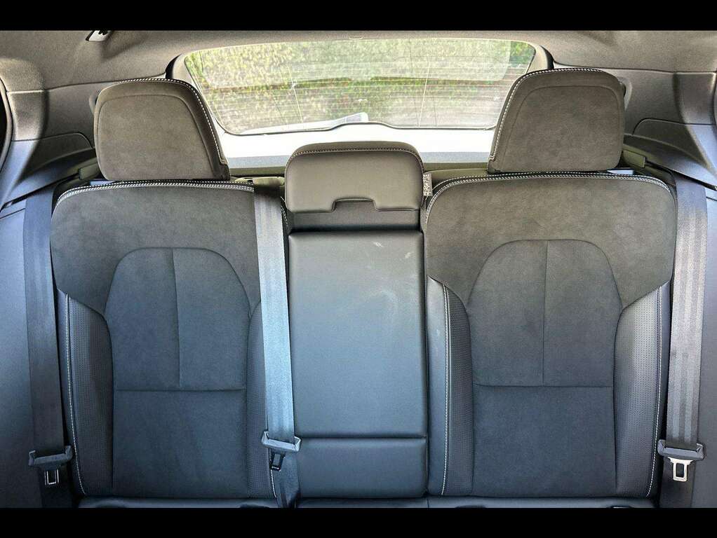 Volvo XC40 2.0 D3 R Design Pro Grey #16