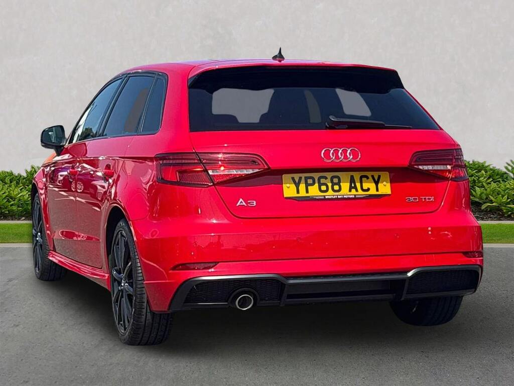 Audi A3 30 Tdi 116 Black Edition Red #2