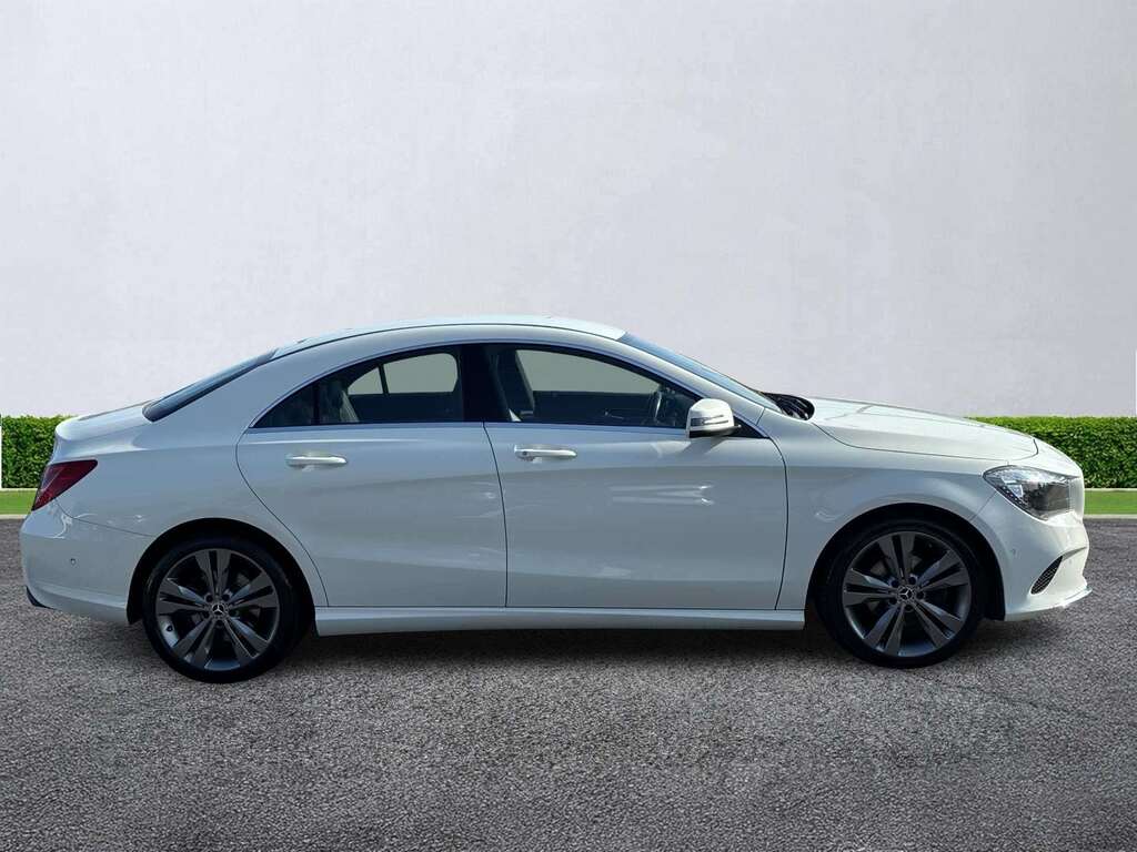 Mercedes-Benz CLA Class Cla 200D Sport White #3