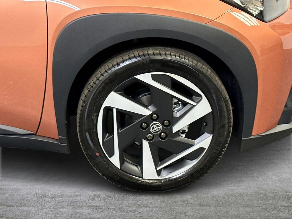 Toyota Aygo X 1.5 Hybrid Design Cvt Brown #6