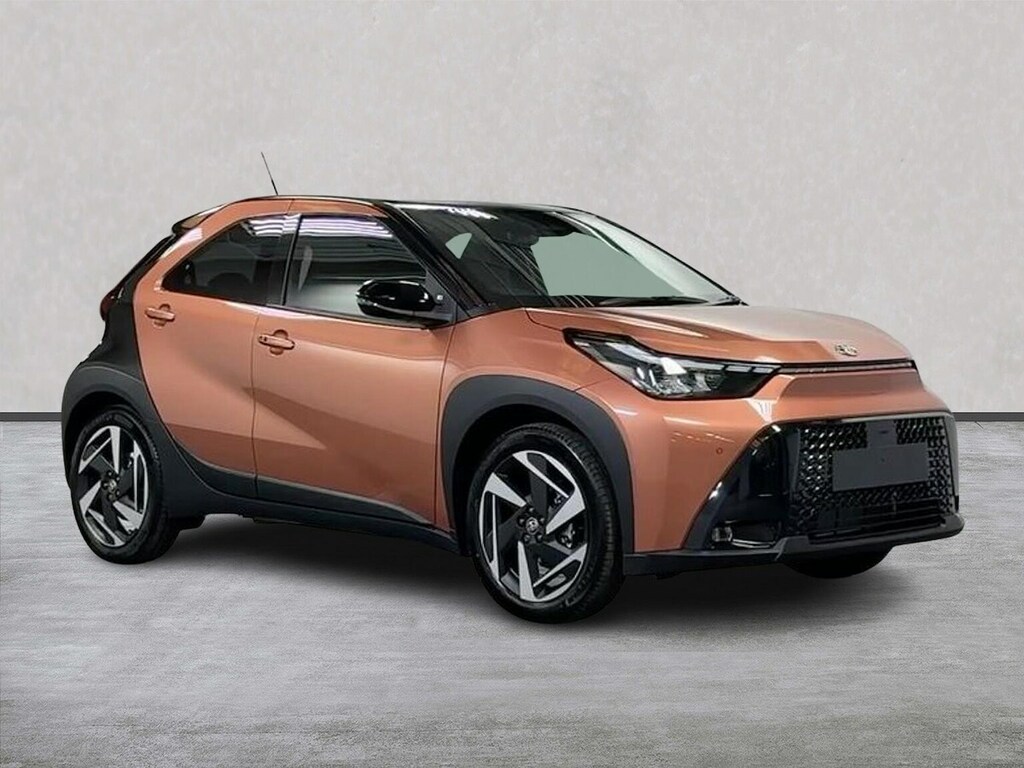 Toyota Aygo X 1.5 Hybrid Design Cvt Brown