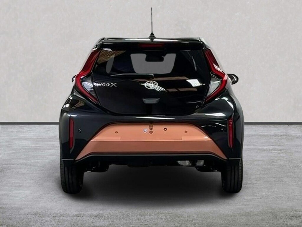 Toyota Aygo X 1.5 Hybrid Design Cvt Brown #4
