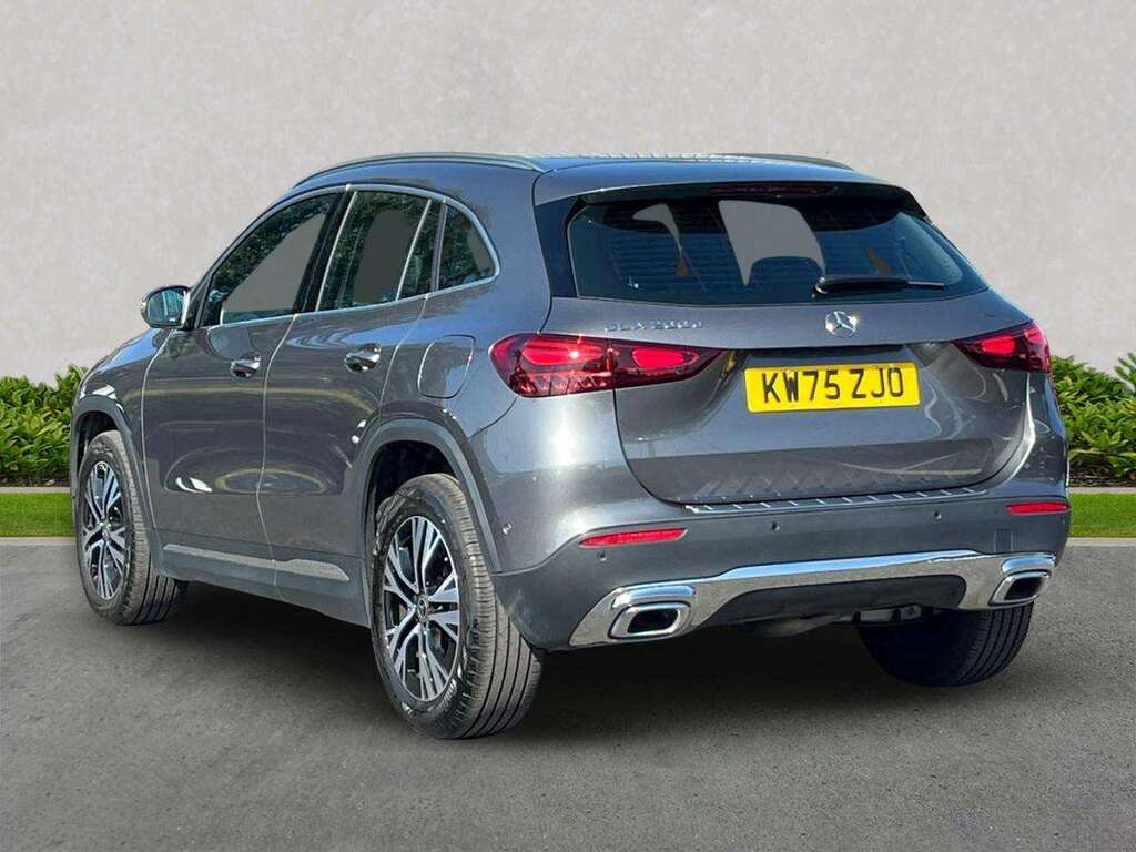 Mercedes-Benz GLA Class Gla 200D Sport Executive Grey #2