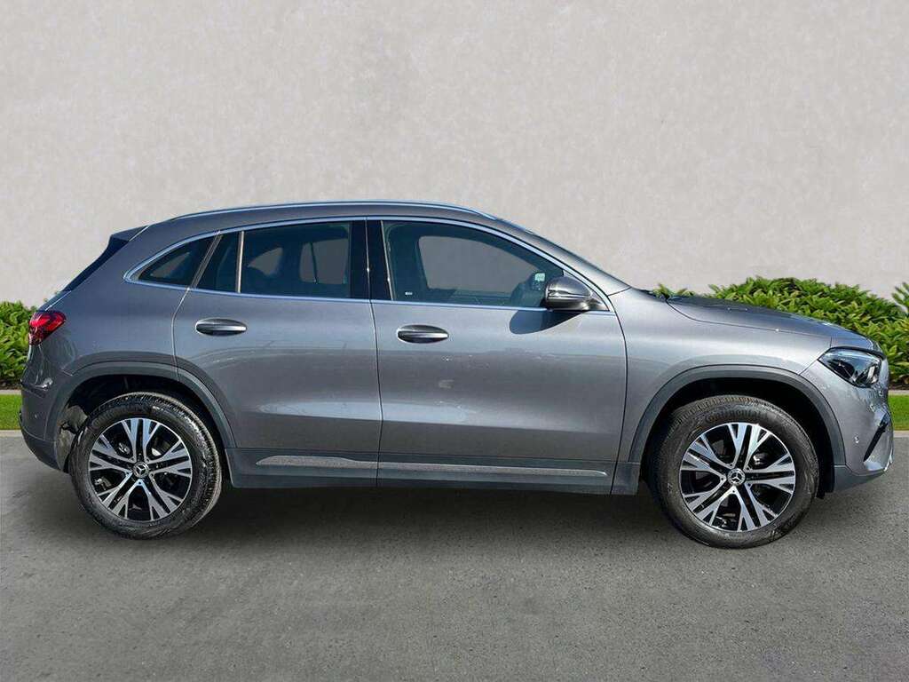 Mercedes-Benz GLA Class Gla 200D Sport Executive Grey #3