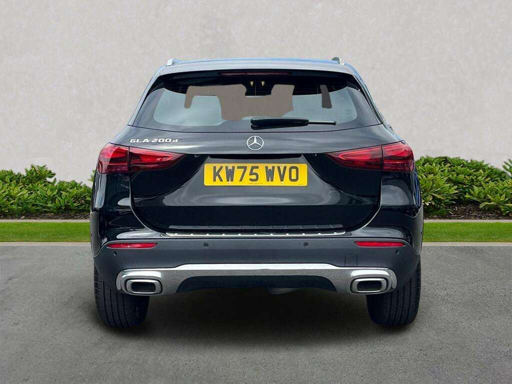 Mercedes-Benz GLA Class Gla 200D Sport Executive Black #4