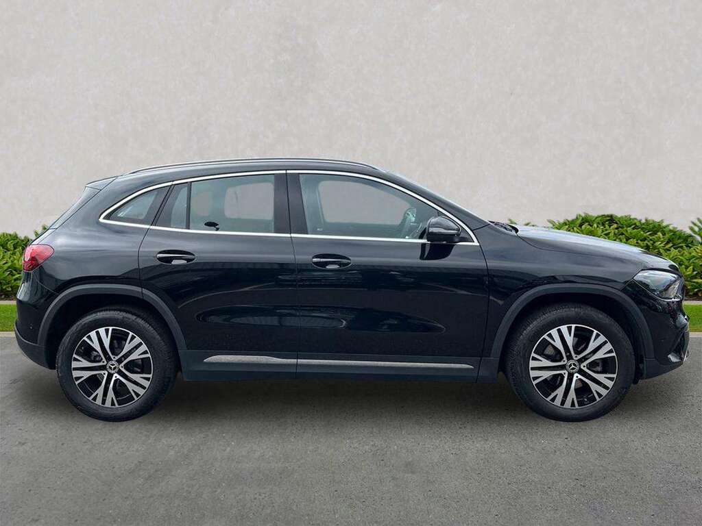 Mercedes-Benz GLA Class Gla 200D Sport Executive Black #3