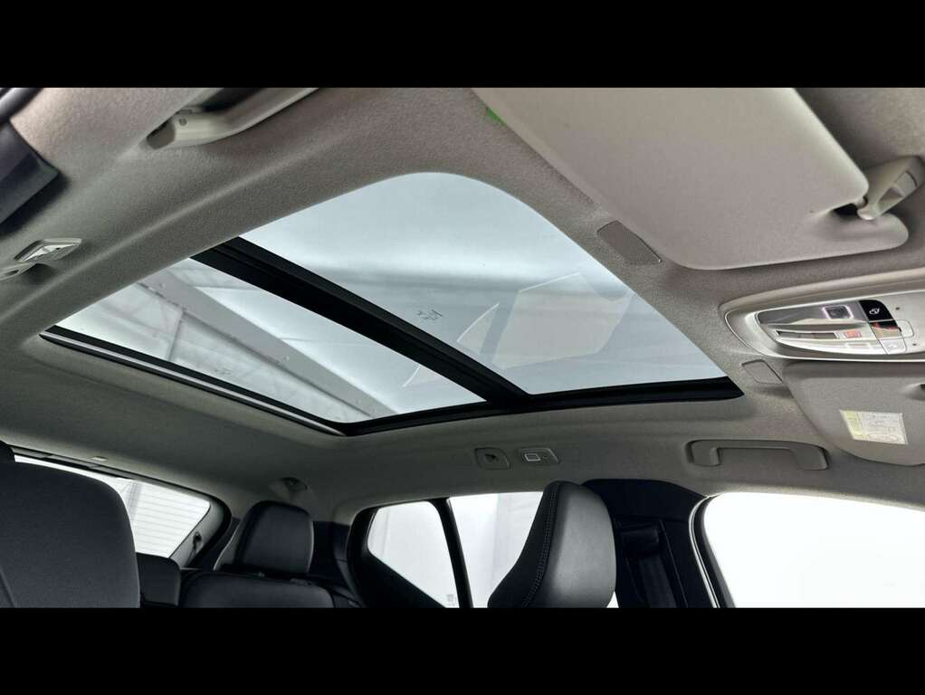 Volvo XC40 Plus B4 Mild Hybrid Dark Blue #26