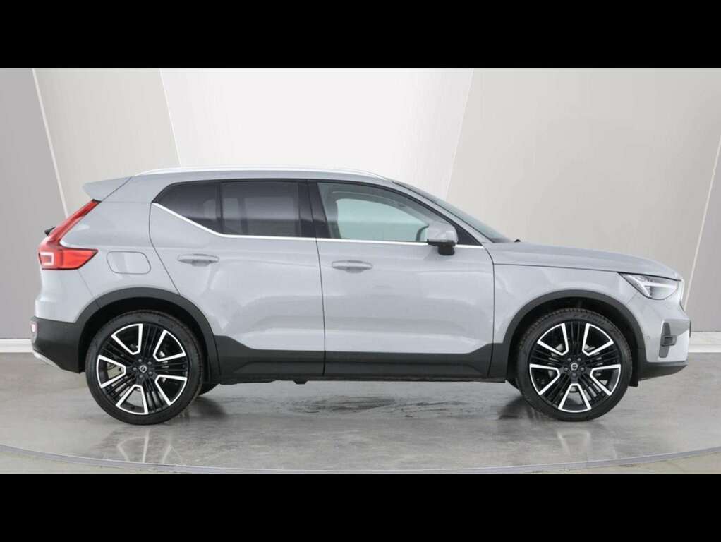 Volvo XC40 Plus B4 Mild Hybrid Dark Blue #10