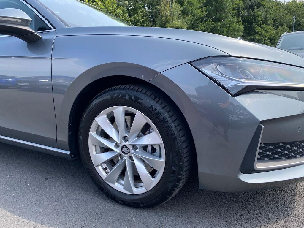 Skoda Superb 1.5 Tsi E-tec Se L Dsg White #35