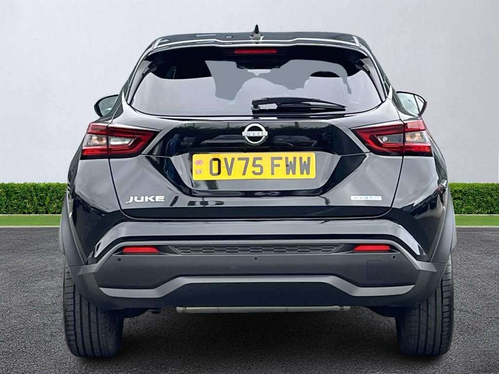 Nissan Juke 1.6 Hybrid Tekna OV75FWW Black #5