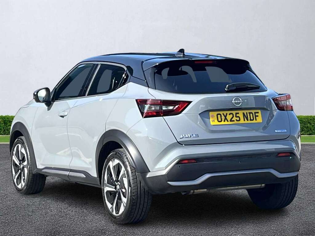 Nissan Juke 1.6 Hybrid Tekna Grey #2