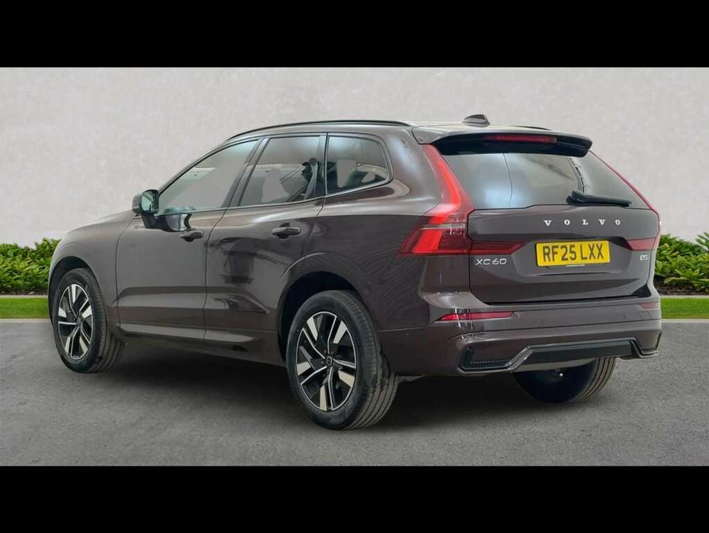 Volvo XC60 2.0 B5p Plus Dark Awd Geartronic Red #2