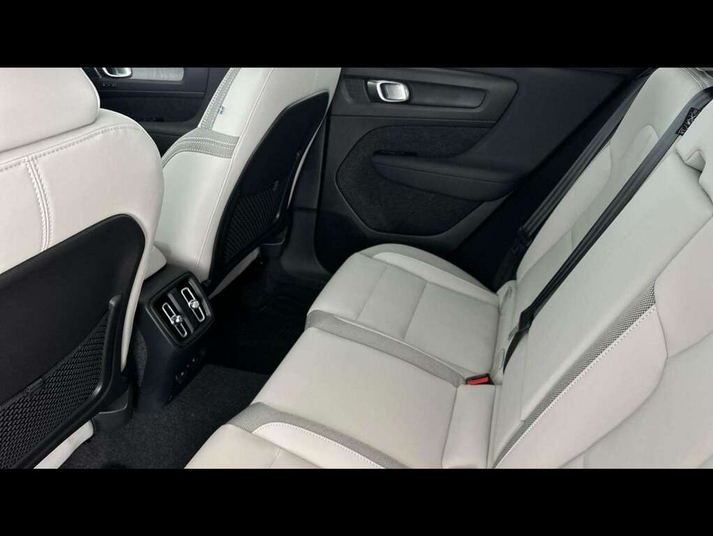 Volvo EX40 185Kw Extended Range Core 78Kwh Silver #11